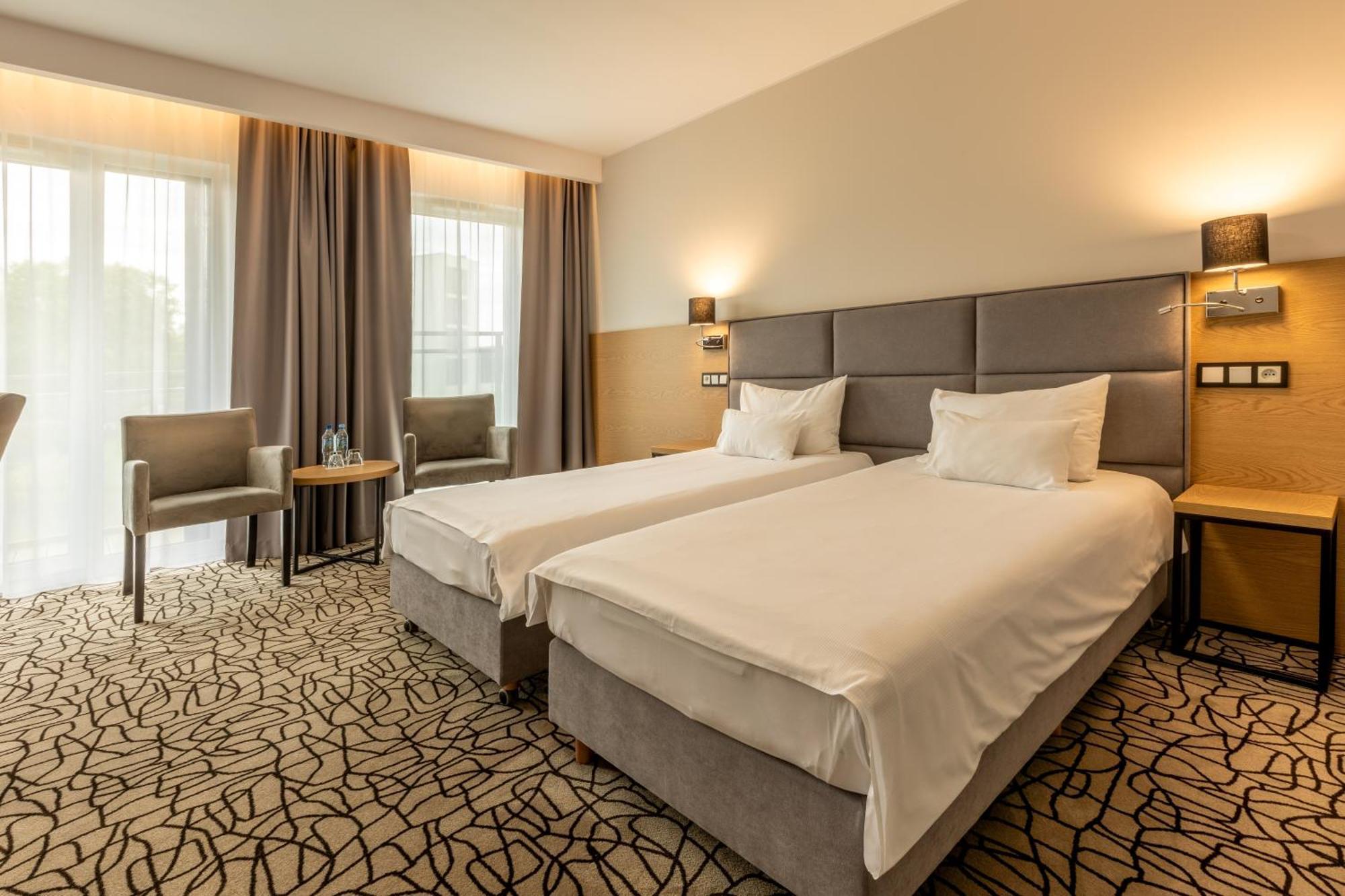 Aparthotel Termy Унеюв Екстер'єр фото