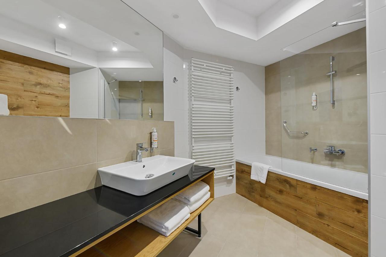 Aparthotel Termy Унеюв Екстер'єр фото
