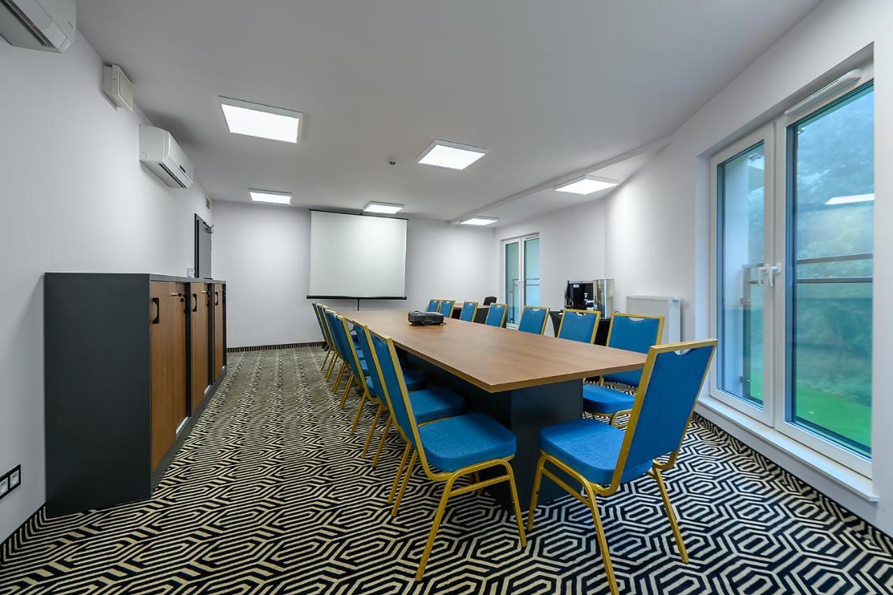 Aparthotel Termy Унеюв Екстер'єр фото